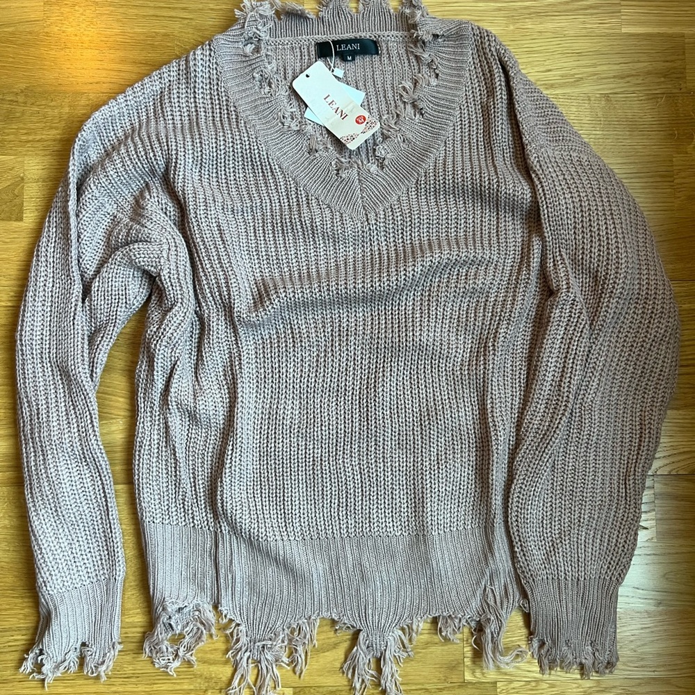 NWT MAUVE DISTRESSED SWEATER